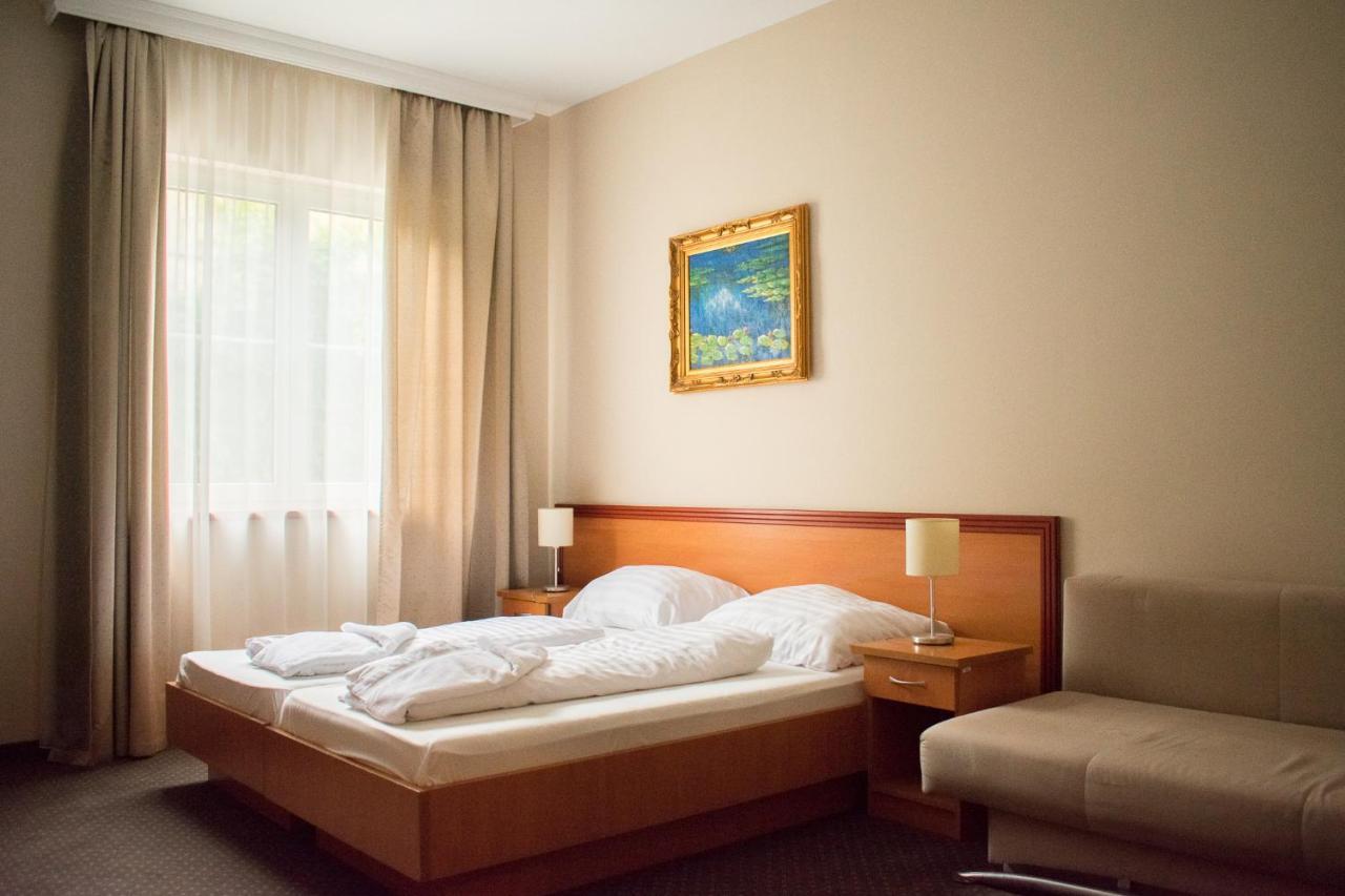 P4W Hotel Residence Szombathely Exterior foto
