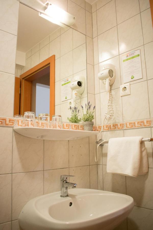P4W Hotel Residence Szombathely Exterior foto